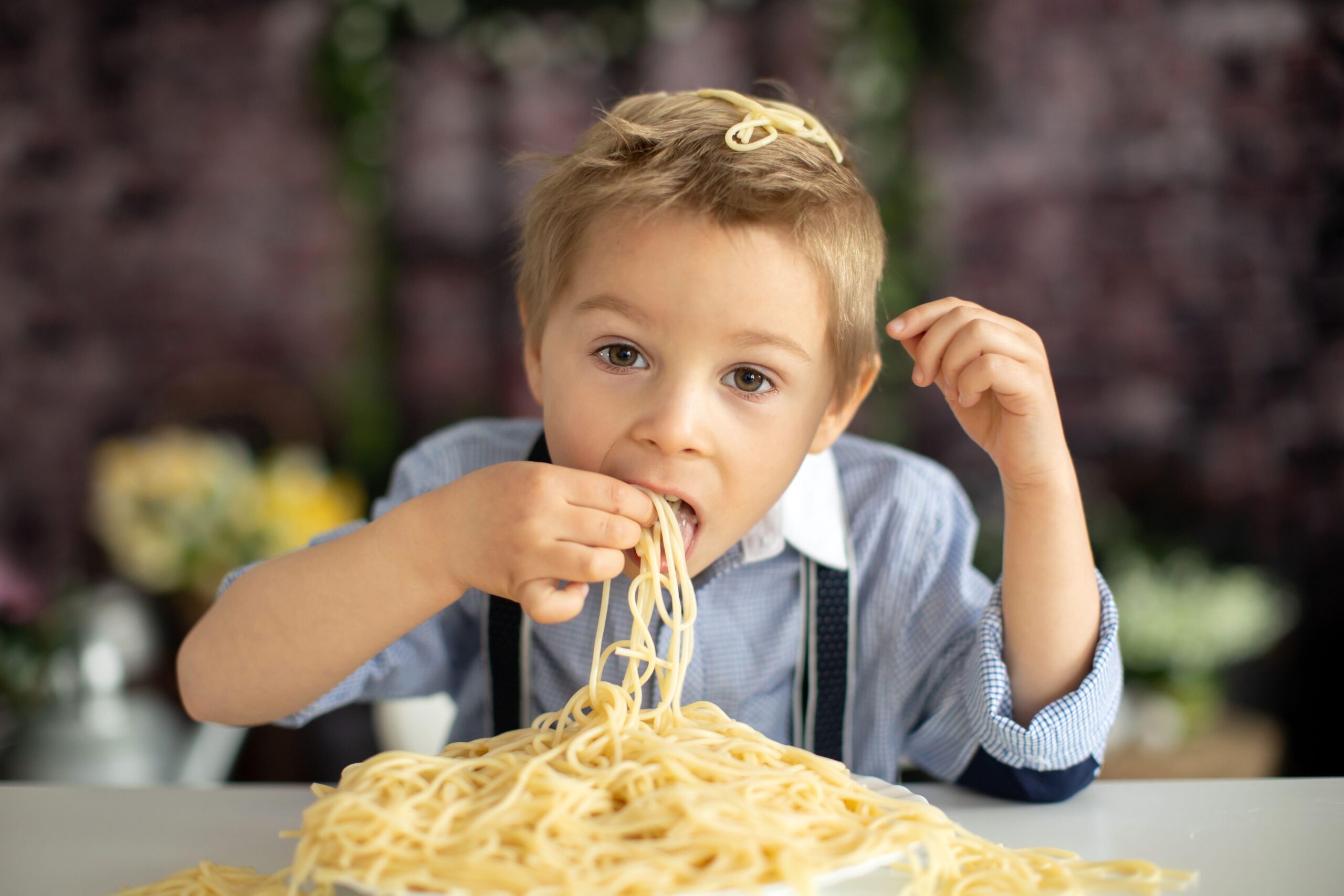 messy eating table manners