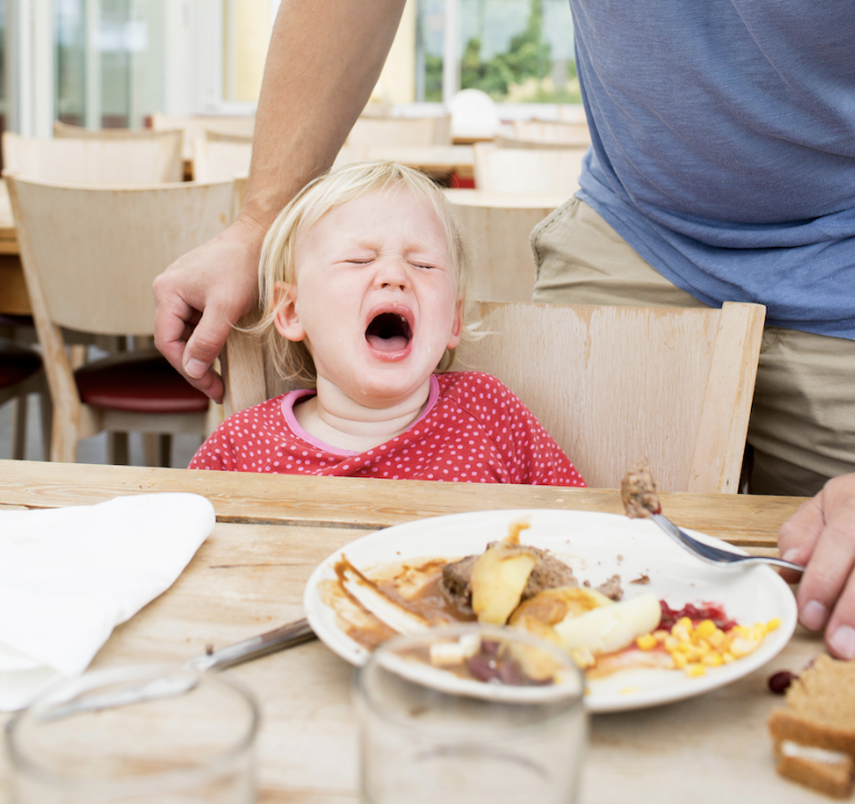 helen flanagan mum shamed son crying restaurant