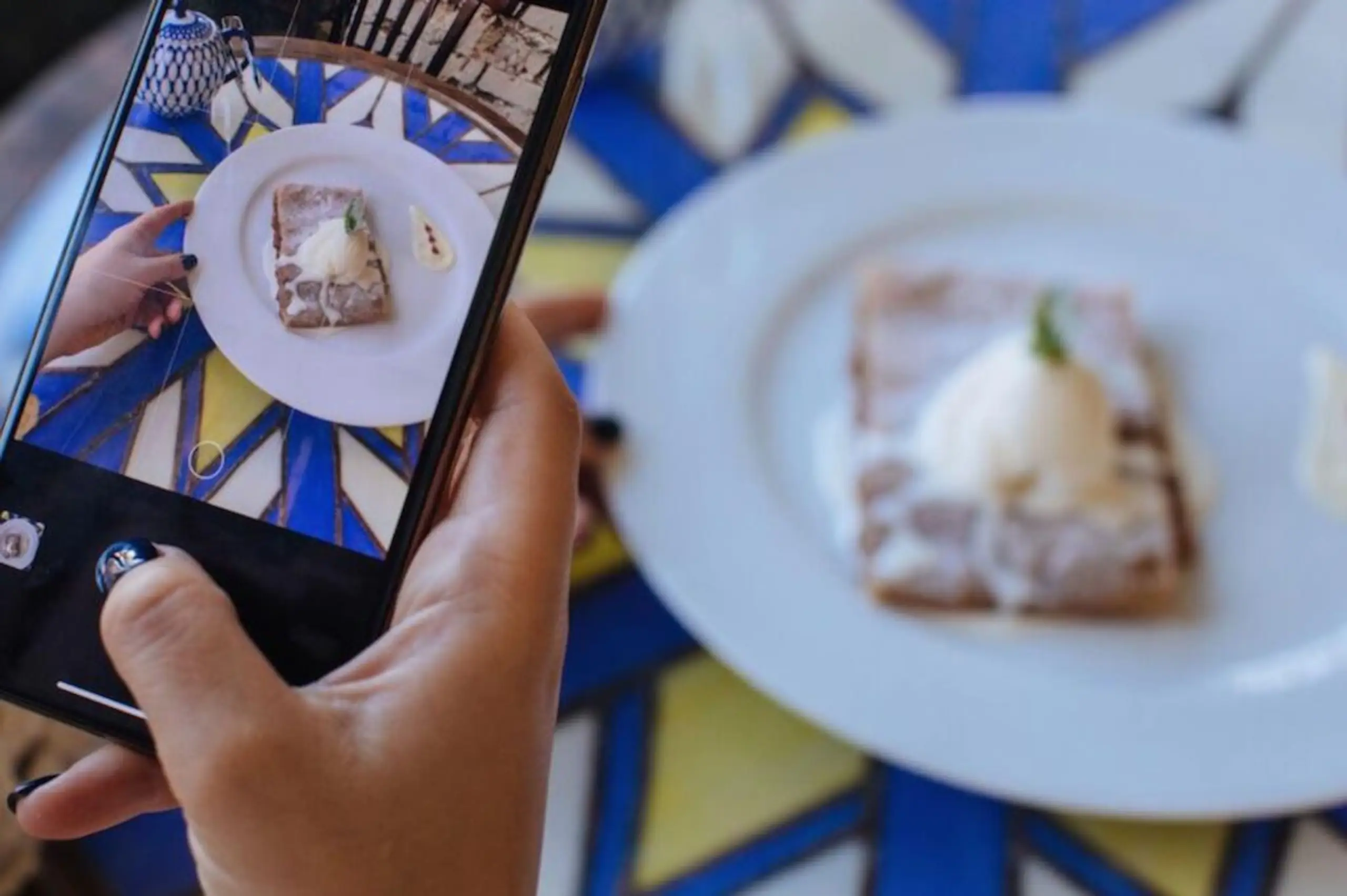 Influencer ‘yelled at’ in restaurant for taking pictures of food