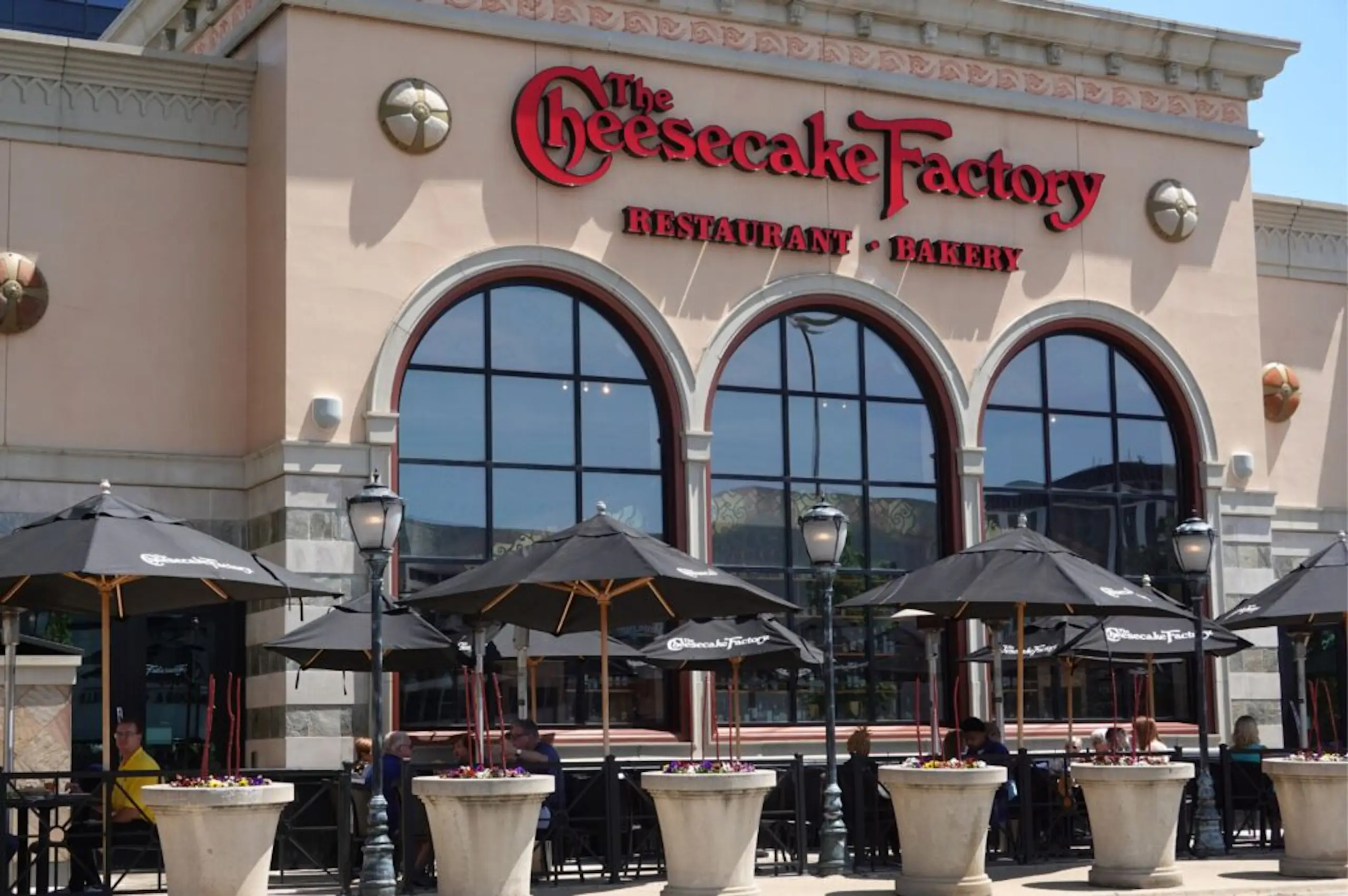 Woman goes viral after refusing to go on date to the Cheesecake Factory