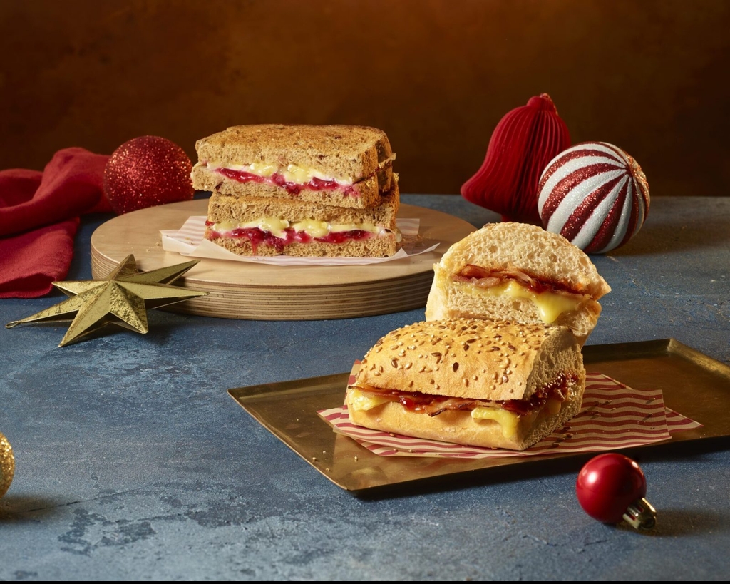 Brie-Cranberry-Toastie_Brie-Bacon-and-Chilli-Jam-Panini_Costa-Coffee_Festive-2024-2048x1631-1-1600x1274.jpg