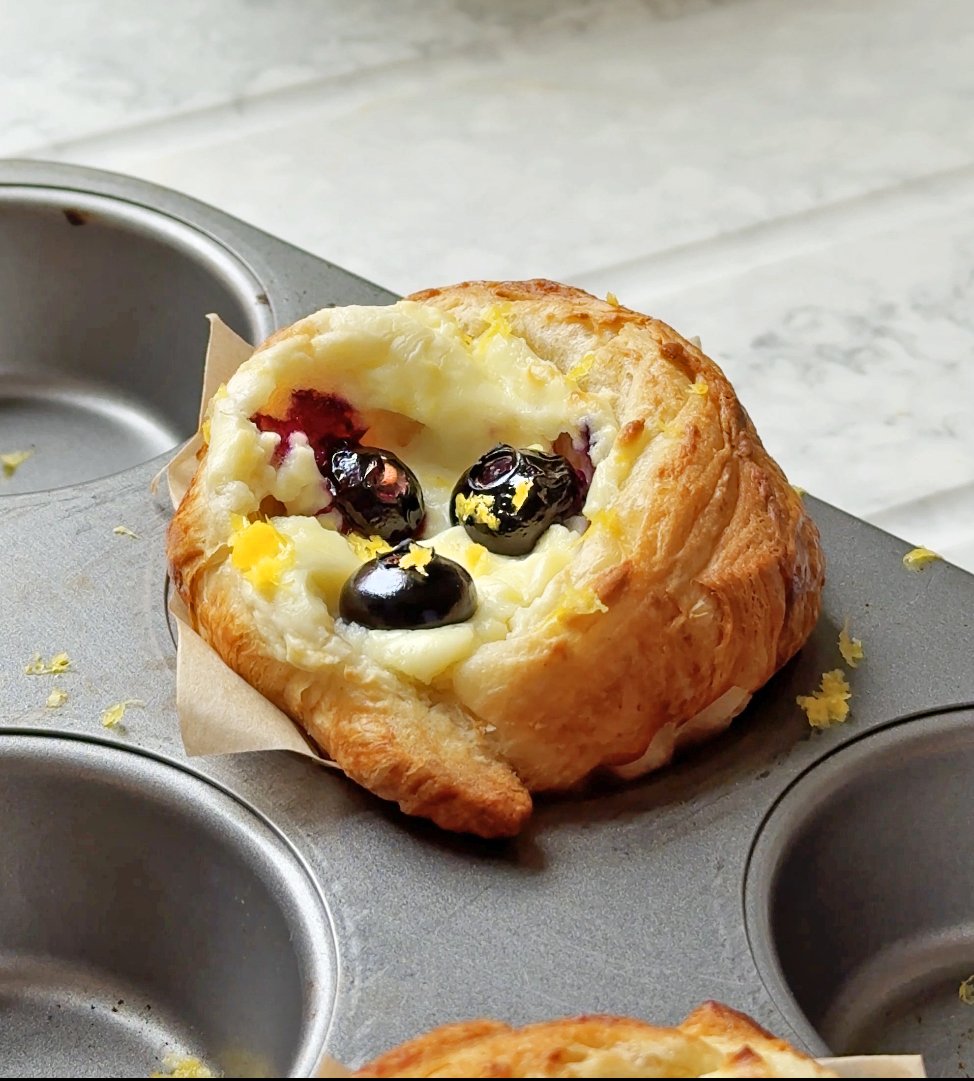 Mini Lemon Blueberry Croissant Cheesecakes 