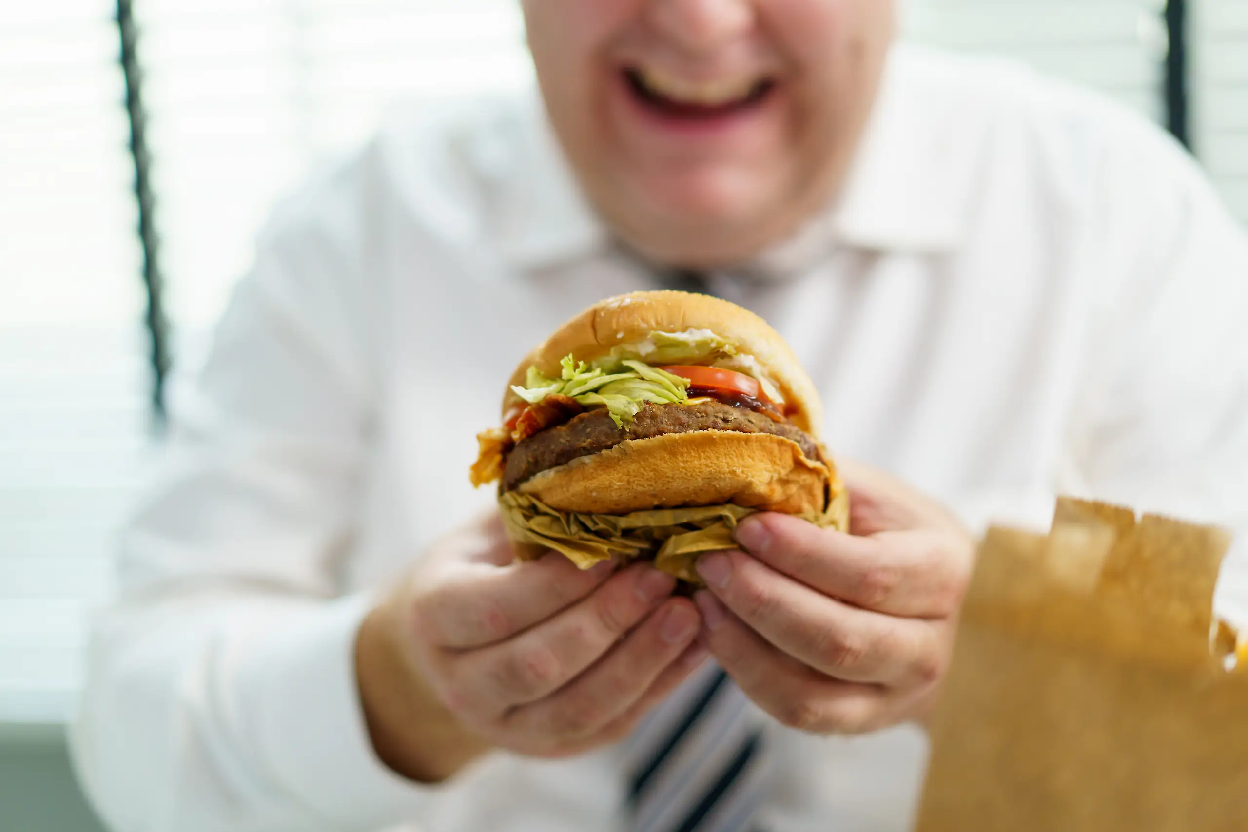 Debate as vegan coworker asks colleague to eat burger outside