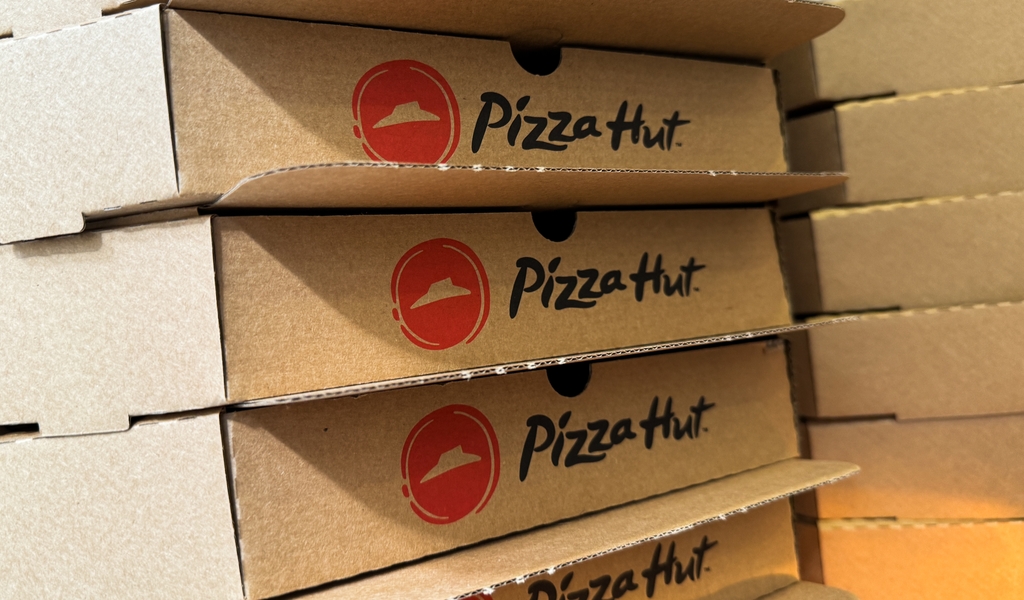 vegan pizza hut meat alternative