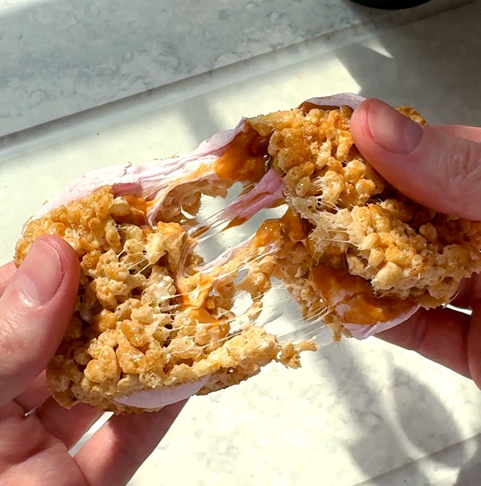 Airfryer Dulce de Leche Rice Krispies Squares 