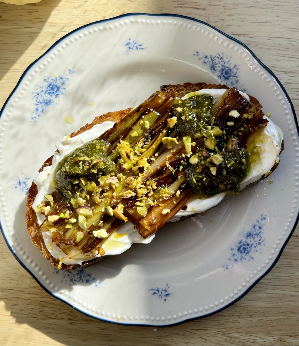 Braised Leeks and Pistachio Pesto Toast