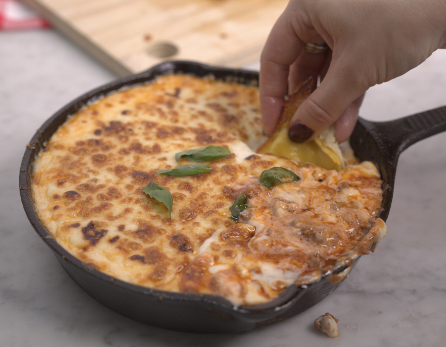 Lasagne Dip with Tortellini Crisps