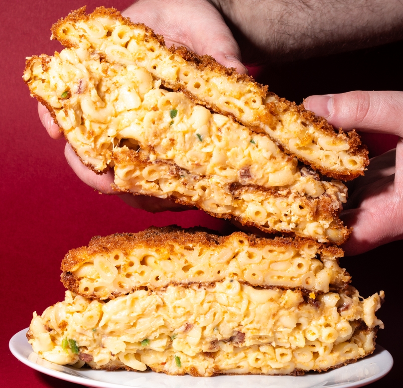 Mac and Cheese Grilled Cheese 