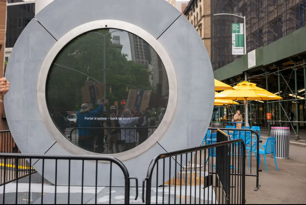 Interactions through the portal have mostly been pretty wholesome. Credit: Spencer Platt/Getty Images