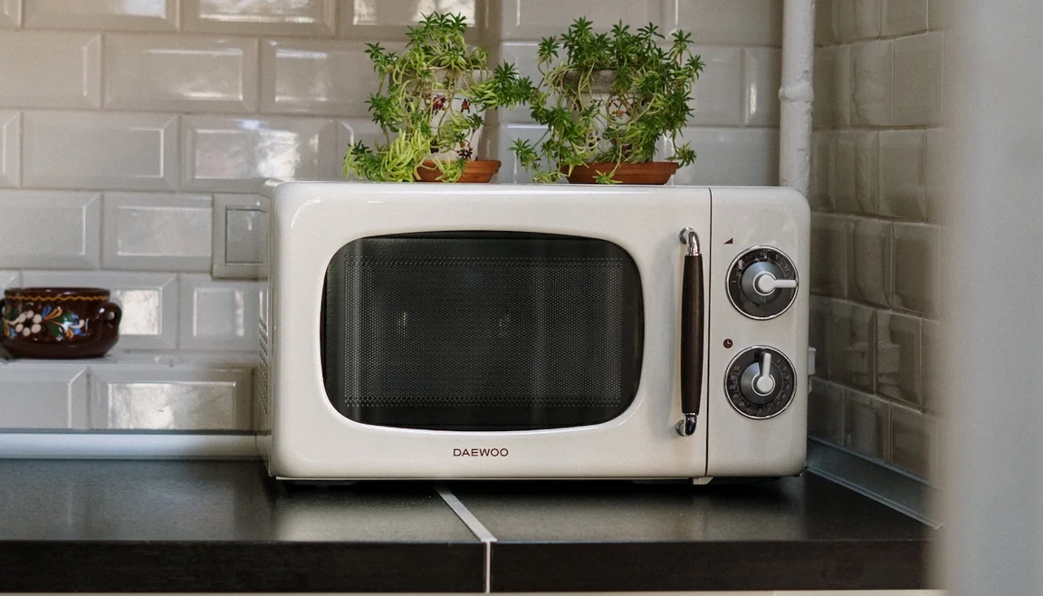 This is the ultimate guide for turning your microwave into a gourmet kitchen tool