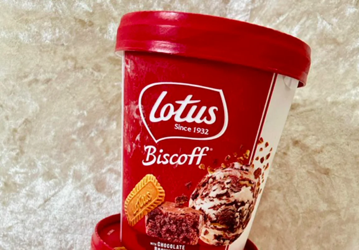 You can now get Lotus Biscoff ice cream, stuffed with brownie chunks