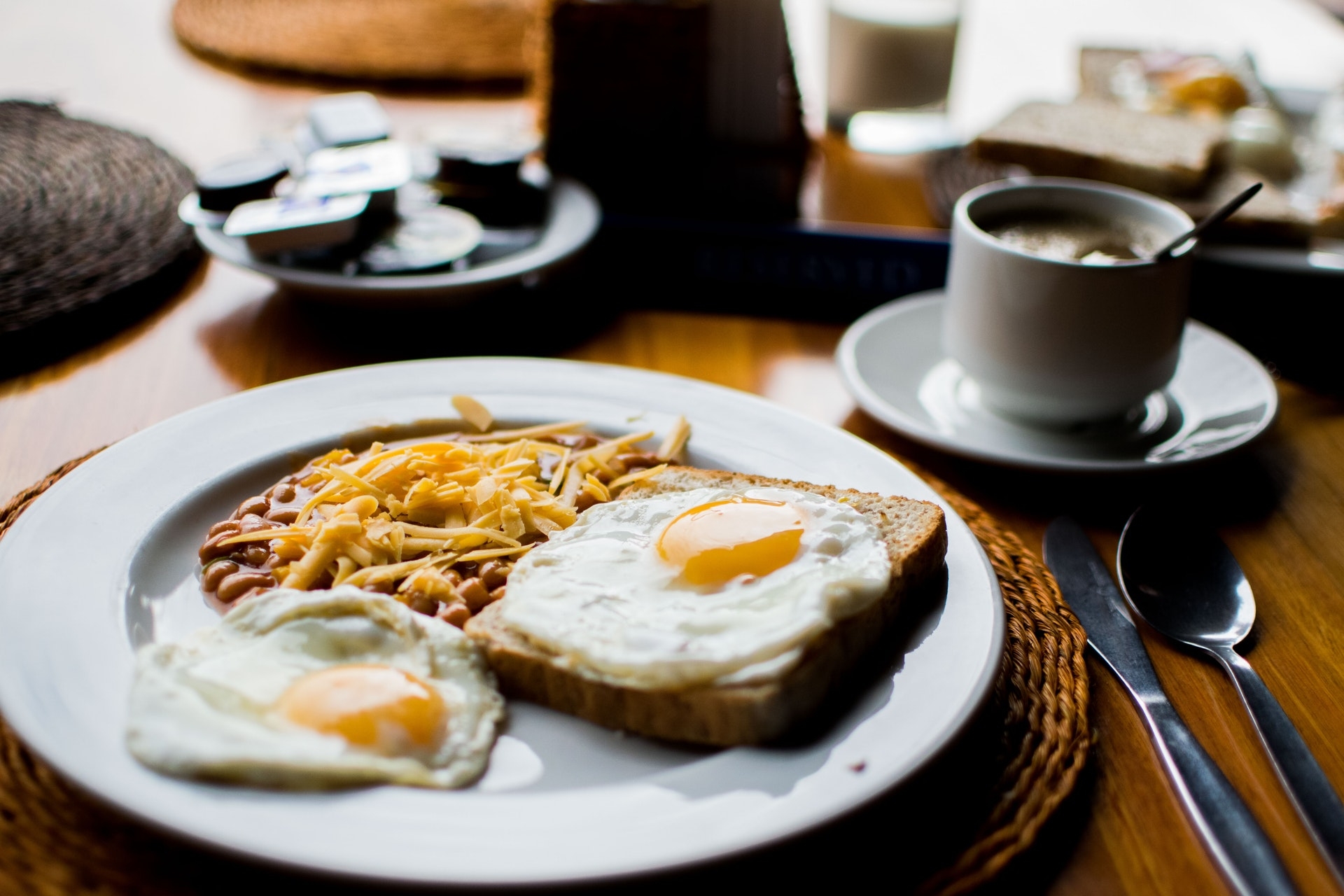 how to fry an egg