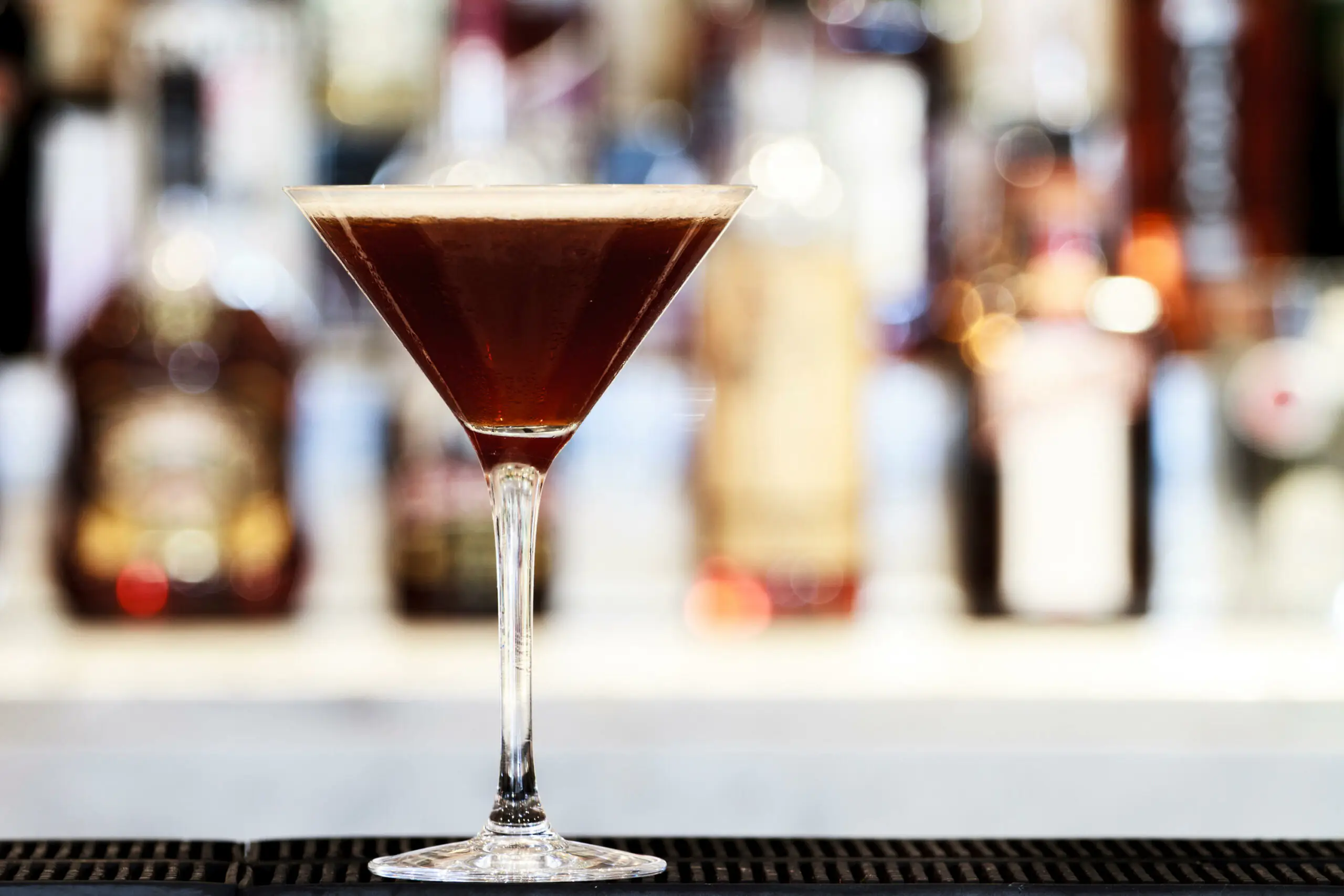 Does mixing your drinks actually make you get more drunk?