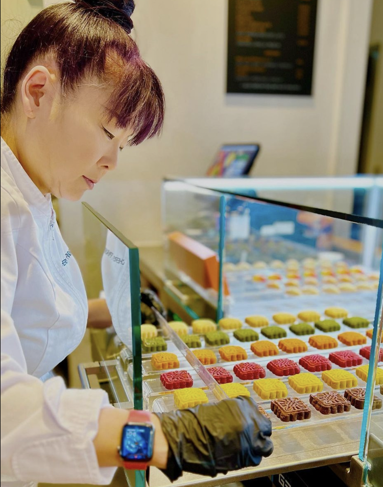 cherish finden bake off: the professionals