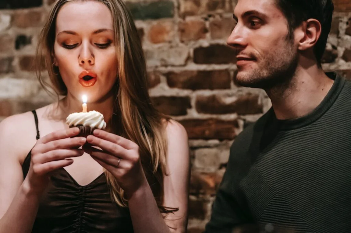 Man sparks debate after asking girlfriend to split expensive birthday meal